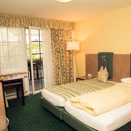Hotel Zum Dorfschmied Klein Sankt Paul Esterno foto